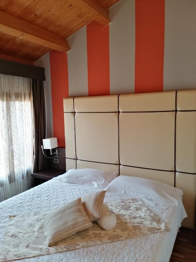 Albergo Minuetto Adria Eksteriør bilde