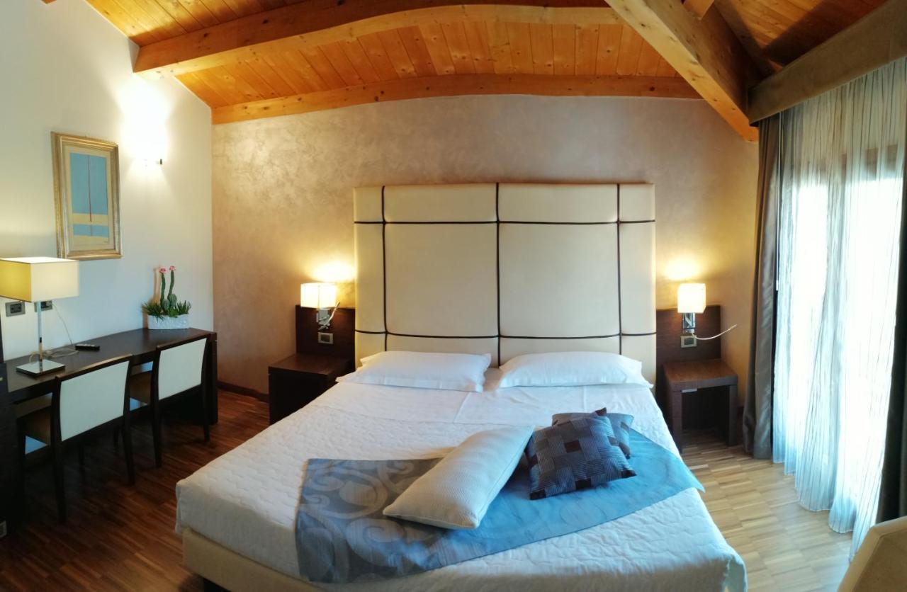 Albergo Minuetto Adria Eksteriør bilde